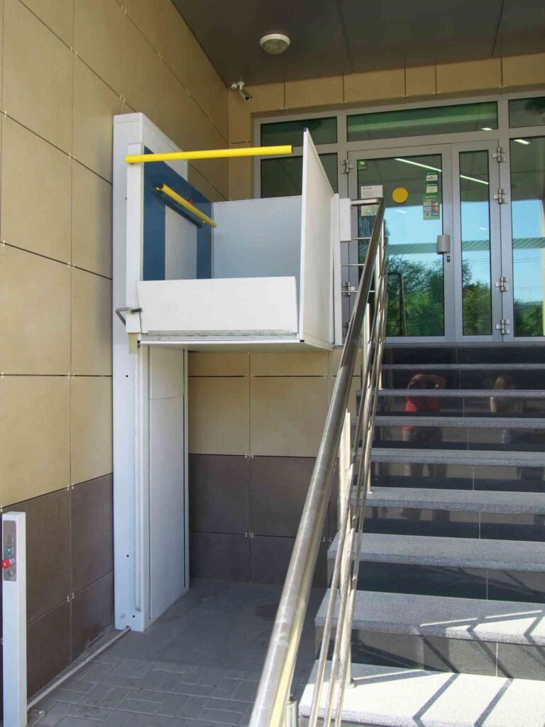 Wheelchair lift platform